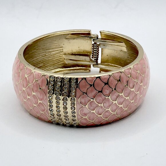 Vintage pink and gold tone mermaid rhinestone hinged bracelet - Picture 6 of 11